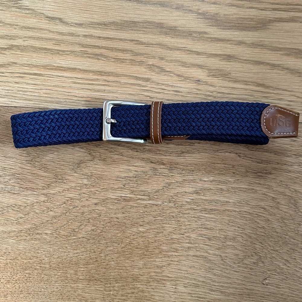 Stretchy riding belt